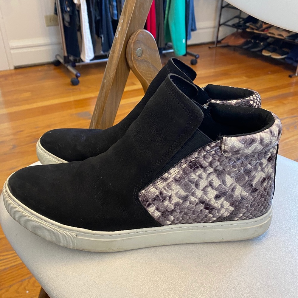 Kenneth Cole boots snake print